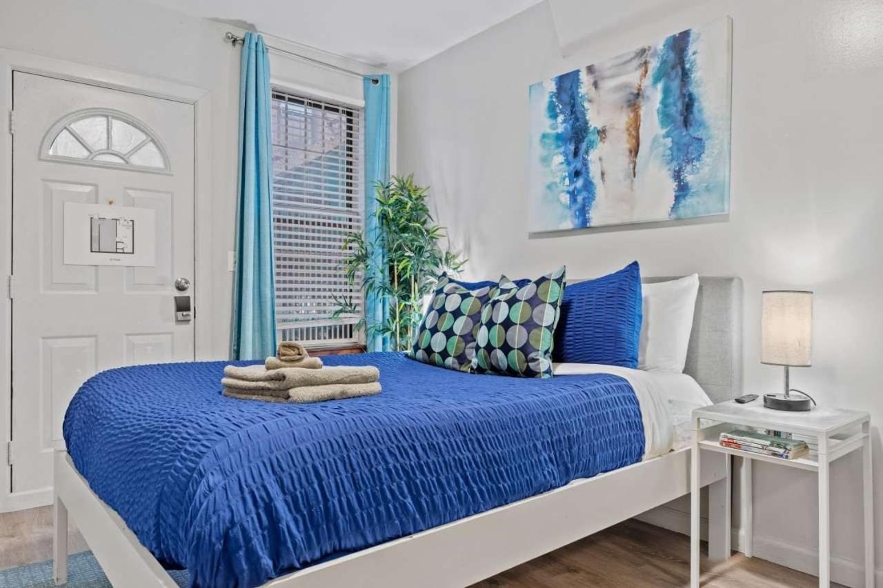 Studio- Walking Distance To Times Square Apartment