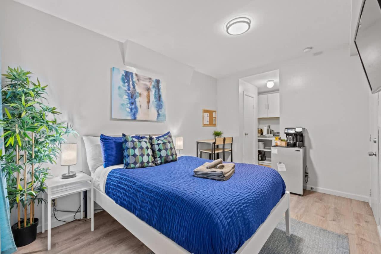 Studio- Walking Distance To Times Square *